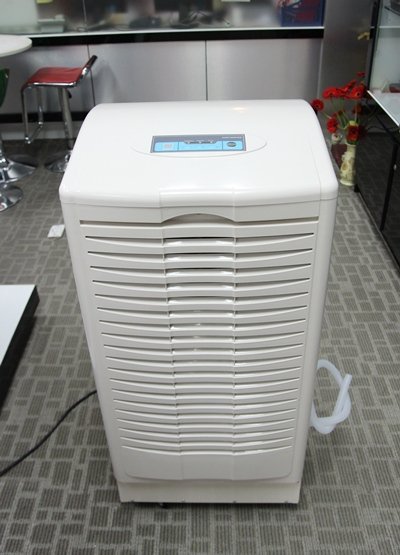 Kiểm soát độ ẩm trong quá trình lưu trữ và bảo quản công nghệ và thiết bị quốc phòng bằng máy hút ẩm công nghiệp FujiE